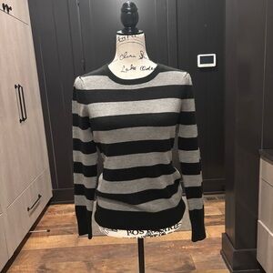 🖤 French Connection Black & Gray Striped Sweater - Women’s Large